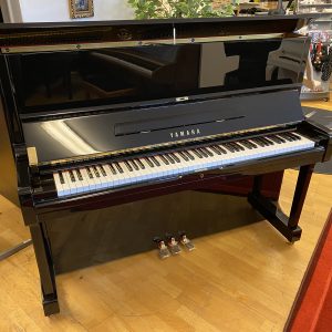 Piano Yamaha U1 | Polerad svart
