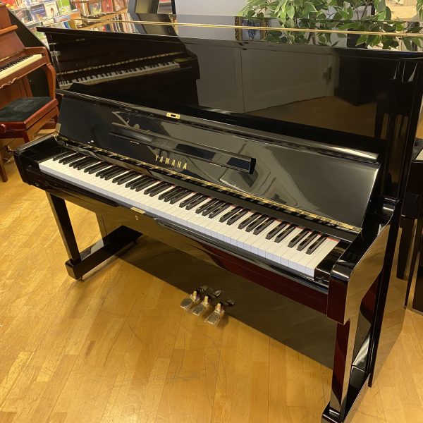 Piano Yamaha U1 | Polerad svart