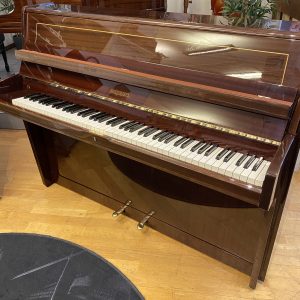 Piano Schimmel 108 | Polerad mahogny