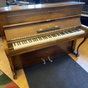 Piano Steinway & Sons Mod. Z | Satinerad valnöt