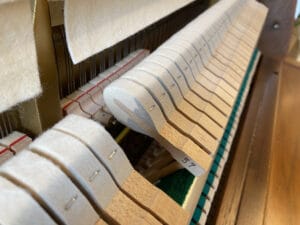 Piano Yamaha M5J | Satinerad valnöt - hammarlag